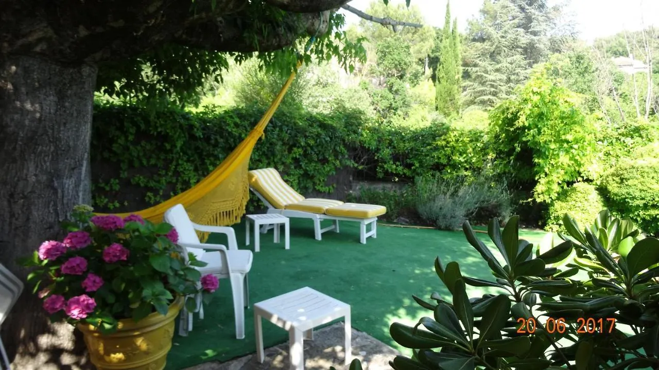 La maisonnette Crillon-le-Brave Couette-café